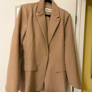 OddMuse London Waist cinching blazer!